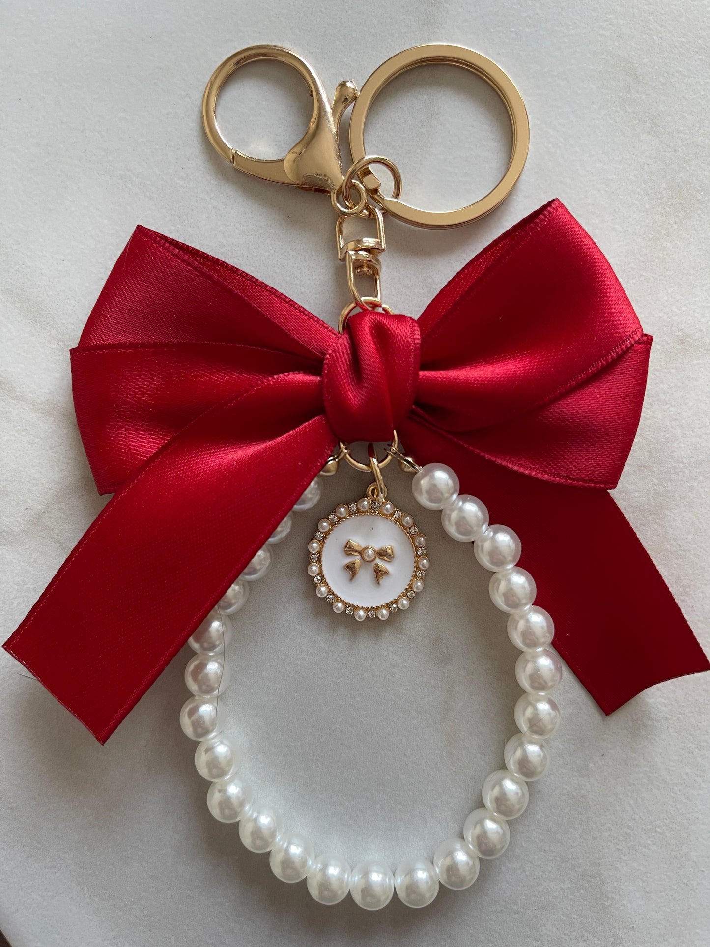 Bow Vibes - Pearl Wristlet